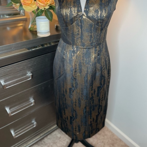 𝅺NWOT S Collections Black and Gold Cocktail Dress size 6 - Picture 3 of 16